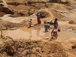 Lire la suite à propos de l’article The Invisible Burden of Climate Change on Women: Between Survival and Resilience
