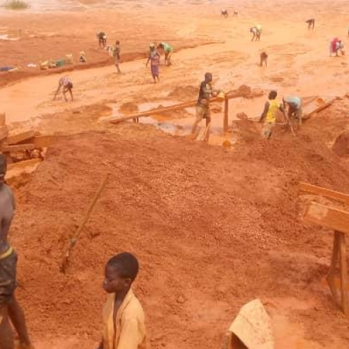 Fin du travail des enfants dans les sites d’exploitation minières: FODER salue la décision du ministre